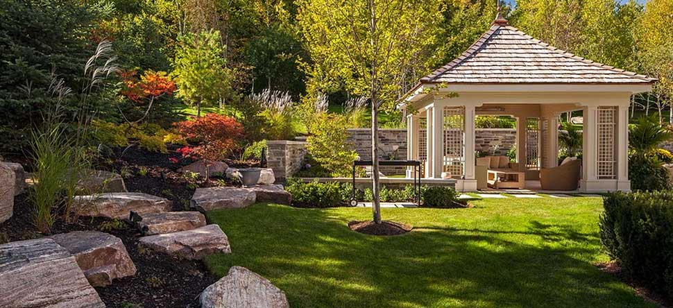 How to Design a Private Home Landscape Yourself